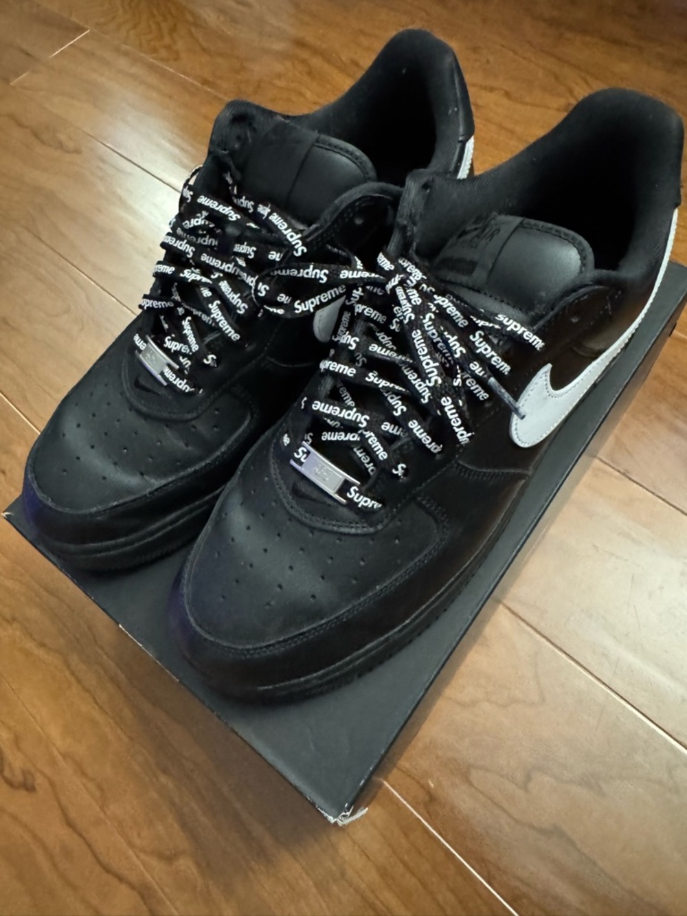 Supreme Black Sneakers AF1 with White Swoosh - Picture 9 of 9